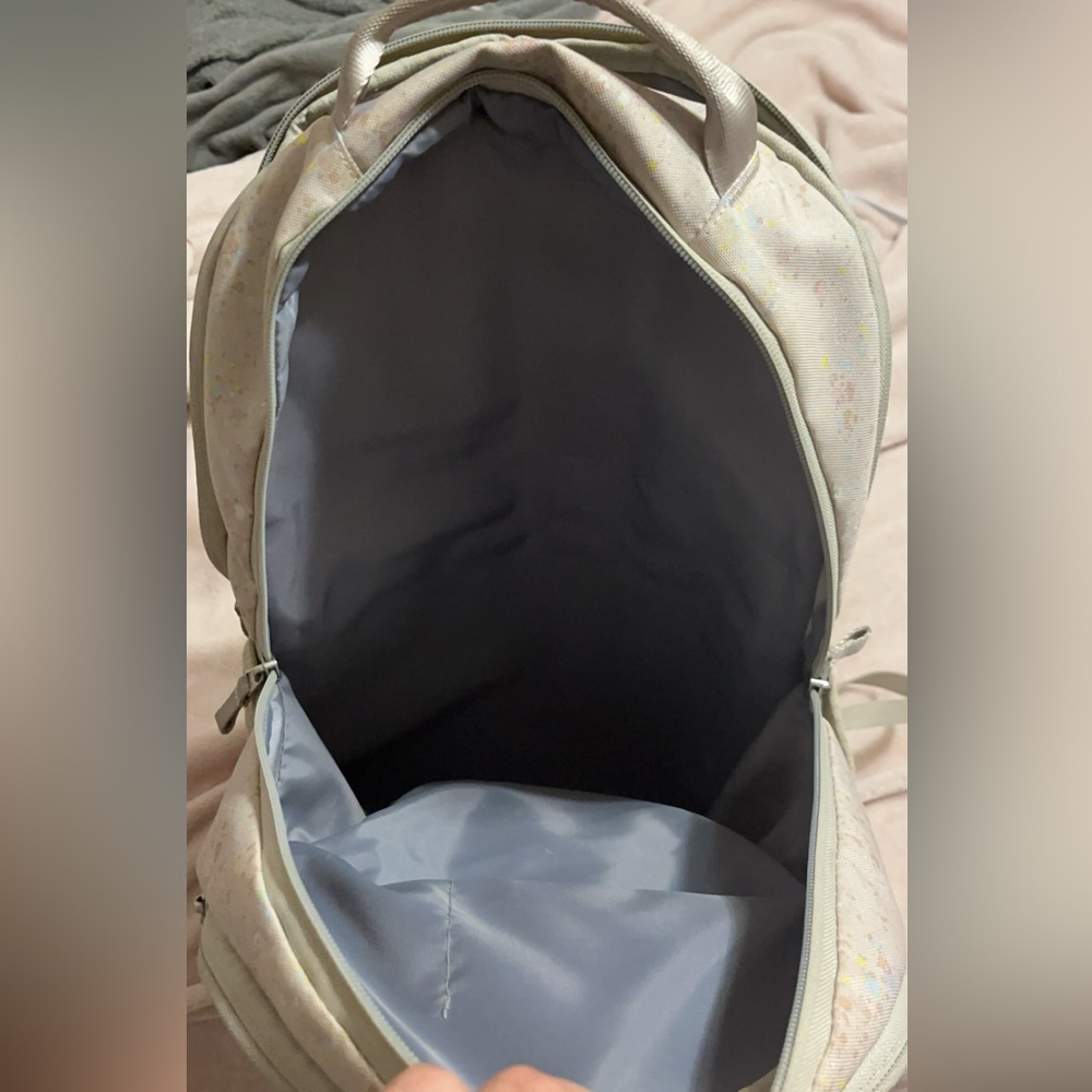 Backpack - Picture 3 of 4